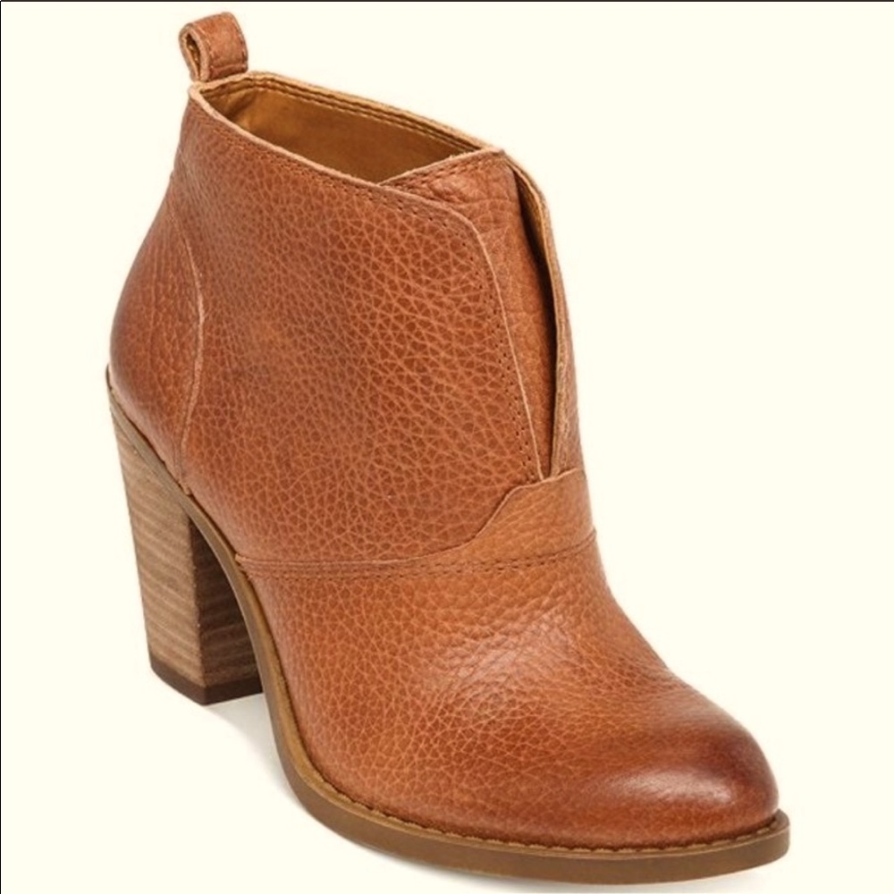 Lucky Brand Ehllen booties